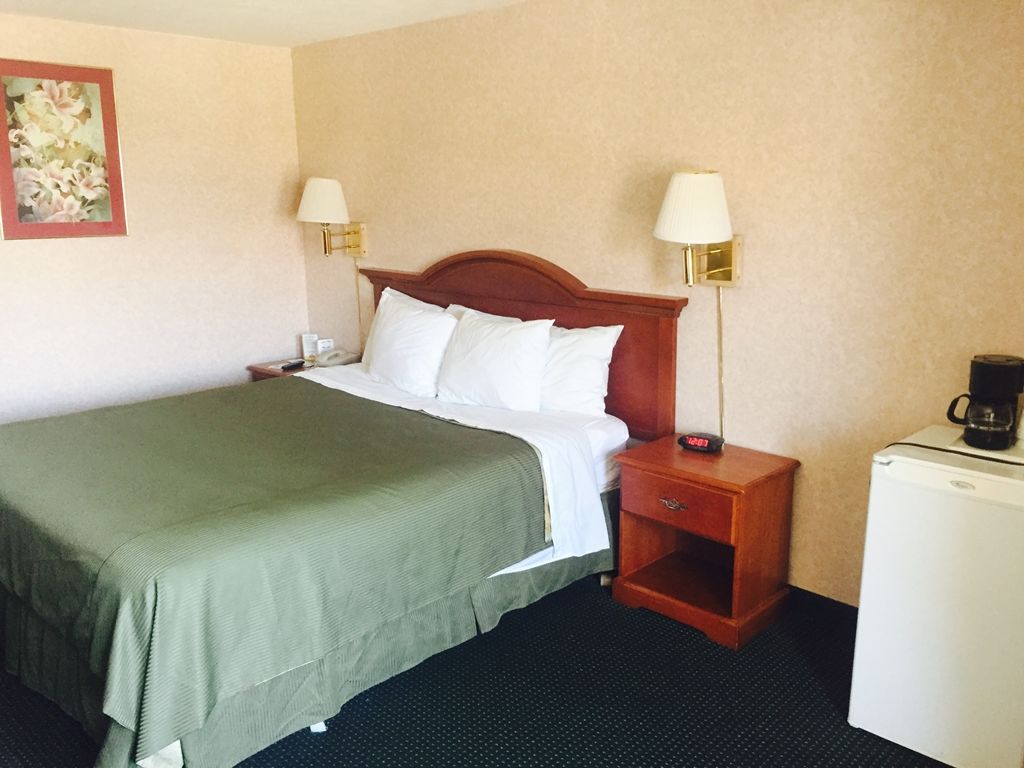 San Bernardino Inn & Suites Zimmer foto